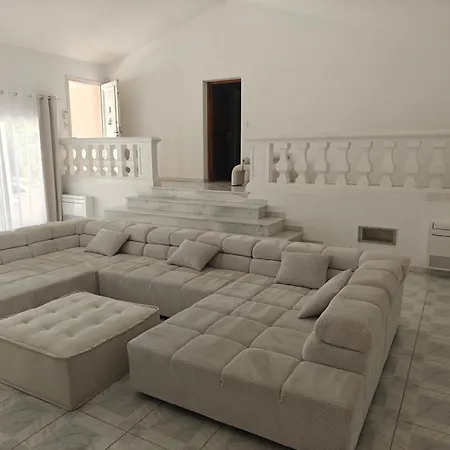 Rare Luxueuse 250 M2 Proche Vila *