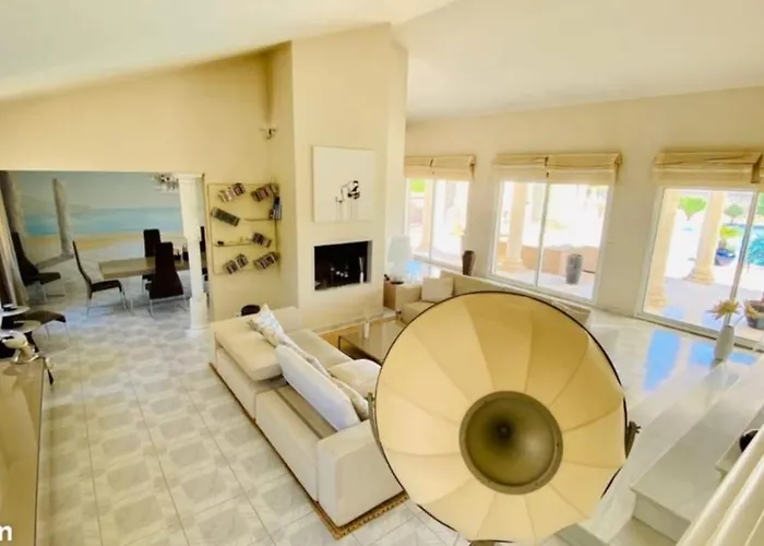 Vila Rare Luxueuse 250 M2 Proche *