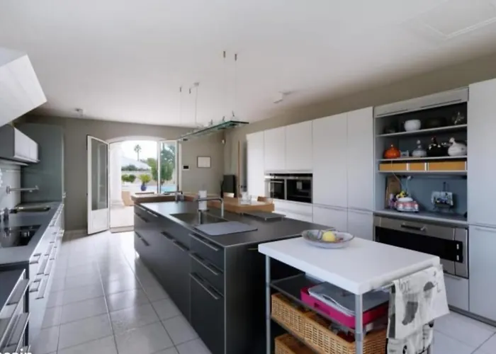 Rare Luxueuse 250 M2 Proche Vila