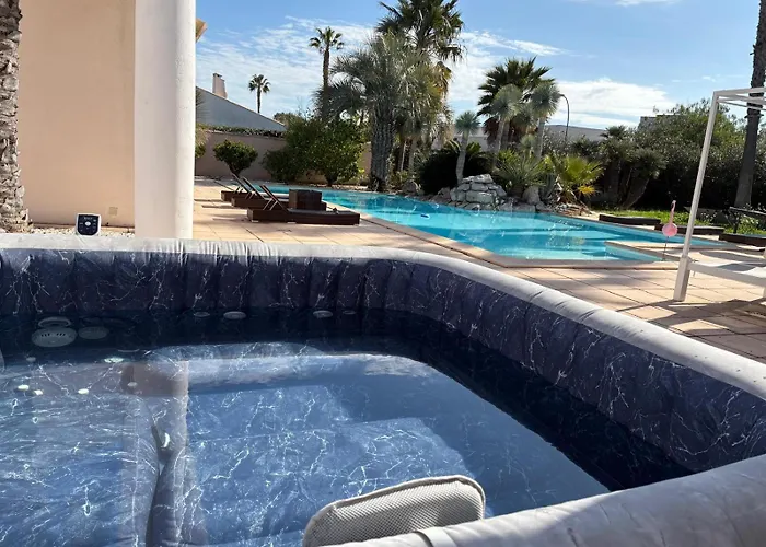 Rare Luxueuse 250 M2 Proche Vila