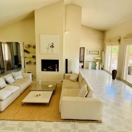 Rare Luxueuse 250 M2 Proche Villa *