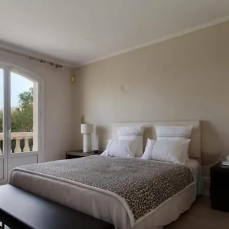 Rare Luxueuse 250 M2 Proche Villa *