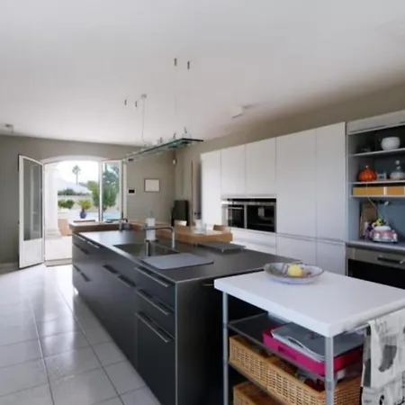 Rare Luxueuse 250 M2 Proche Villa