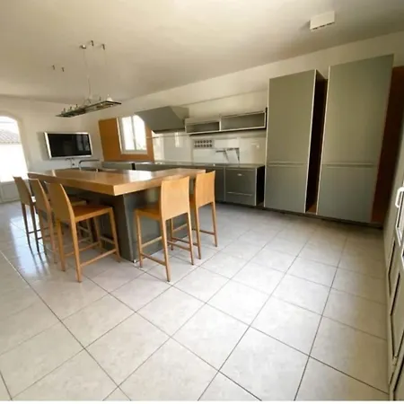 Rare Luxueuse 250 M2 Proche Villa