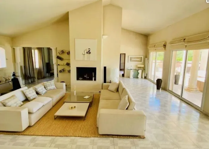 Rare Luxueuse 250 M2 Proche Villa *